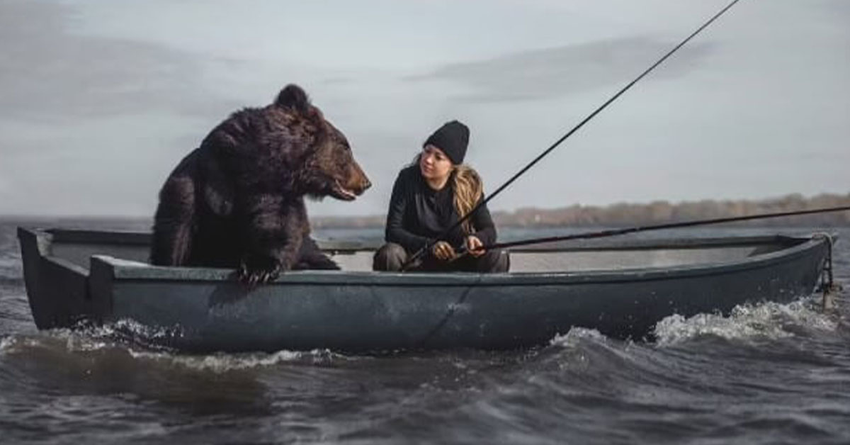 You are currently viewing A Russian woman and her big friend love to fish in the same boat together.